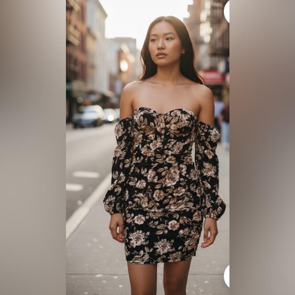NEW- 1X Black & gold Floral Print 
COLD OFF SHOULDER 
SEXY CORSET DRESS - Picture 4 of 6